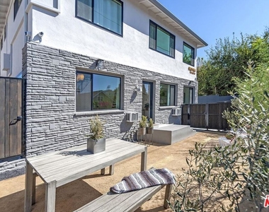 1964 Vista Del Mar Street - Photo Thumbnail 4