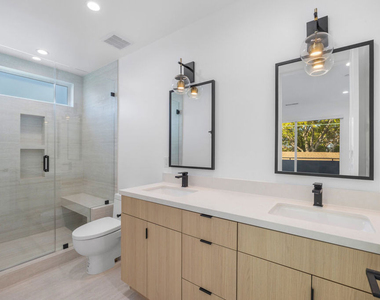 1330 Mohawk Street - Photo Thumbnail 7