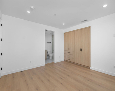 1330 Mohawk Street - Photo Thumbnail 14