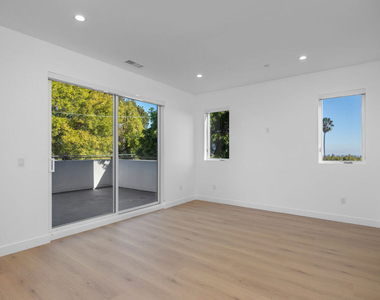 1330 Mohawk Street - Photo Thumbnail 5