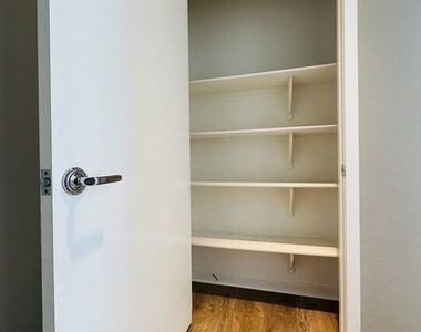 6581 Seabluff Drive - Photo Thumbnail 23