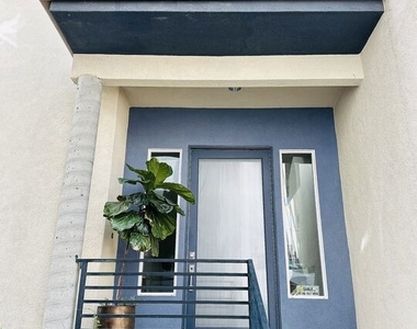 6581 Seabluff Drive - Photo Thumbnail 27