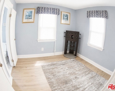 228 W 70th Street - Photo Thumbnail 9