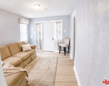 228 W 70th Street - Photo Thumbnail 3