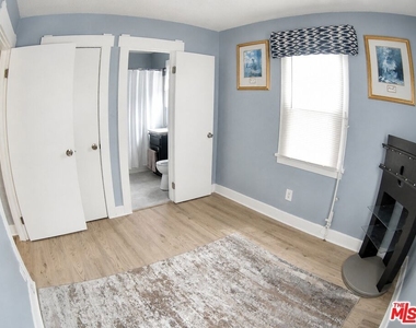 228 W 70th Street - Photo Thumbnail 10