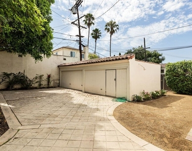 1054 S Stanley Avenue - Photo Thumbnail 15