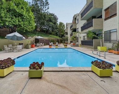 2018 Griffith Park Boulevard - Photo Thumbnail 19