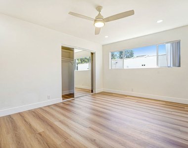 8208 Romaine Street - Photo Thumbnail 5
