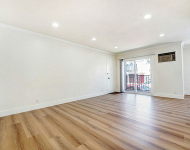 8208 Romaine Street - Photo Thumbnail 1