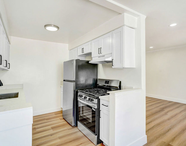 8208 Romaine Street - Photo Thumbnail 3