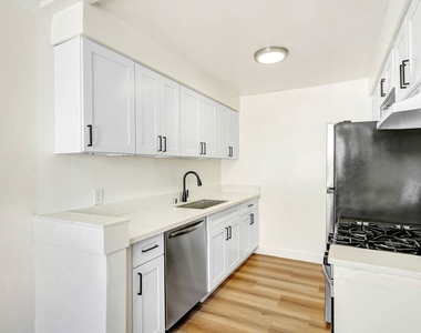 8208 Romaine Street - Photo Thumbnail 4