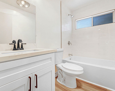 8208 Romaine Street - Photo Thumbnail 9