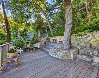 2049 Oakstone Way - Photo Thumbnail 18