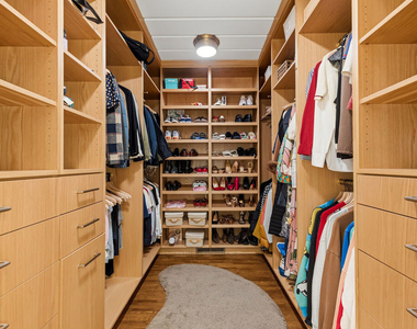 2049 Oakstone Way - Photo Thumbnail 7