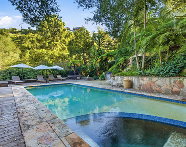 2049 Oakstone Way - Photo Thumbnail 15