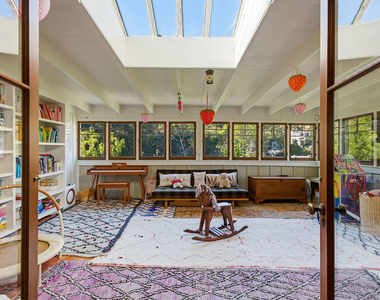 2049 Oakstone Way - Photo Thumbnail 13