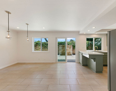 6515 Dume Drive - Photo Thumbnail 7