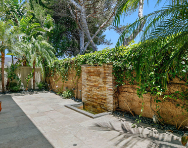 6515 Dume Drive - Photo Thumbnail 11