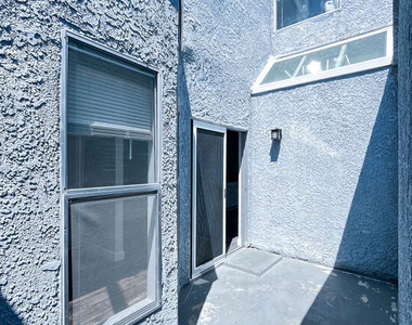 9939 Topanga Canyon Boulevard - Photo Thumbnail 30