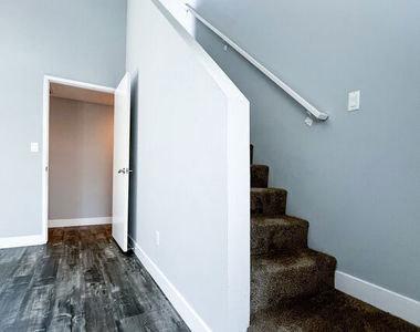 9939 Topanga Canyon Boulevard - Photo Thumbnail 14