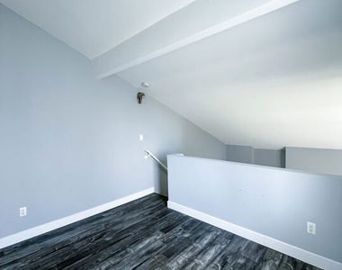 9939 Topanga Canyon Boulevard - Photo Thumbnail 16