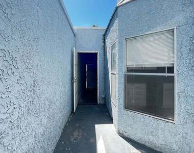 9939 Topanga Canyon Boulevard - Photo Thumbnail 28