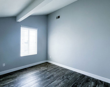 9939 Topanga Canyon Boulevard - Photo Thumbnail 17