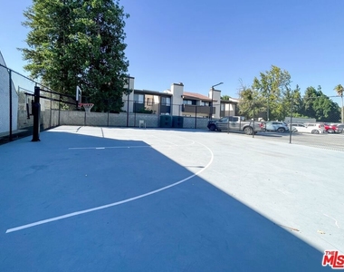 9939 Topanga Canyon Boulevard - Photo Thumbnail 33