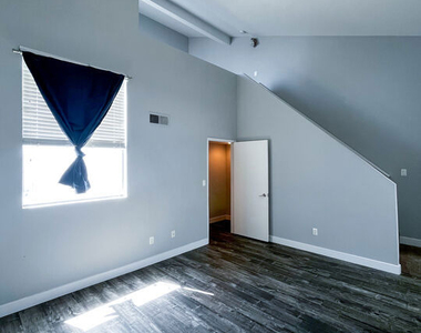9939 Topanga Canyon Boulevard - Photo Thumbnail 12