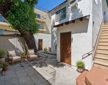 11241 Peach Grove Street - Photo Thumbnail 19
