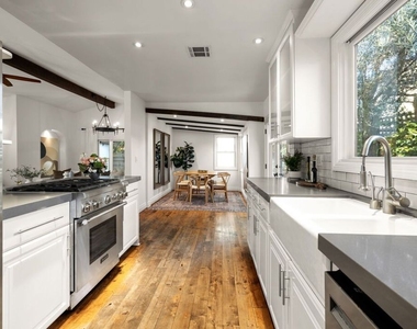 7416 Rosewood Avenue - Photo Thumbnail 8