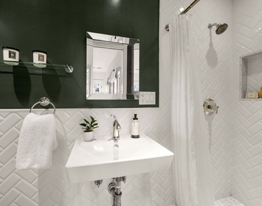 7416 Rosewood Avenue - Photo Thumbnail 18