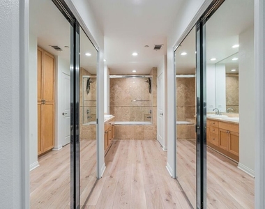 5625 Crescent Park - Photo Thumbnail 14