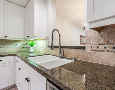 5625 Crescent Park - Photo Thumbnail 7