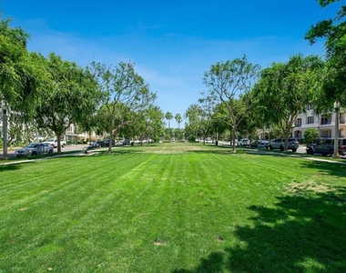 5625 Crescent Park - Photo Thumbnail 21