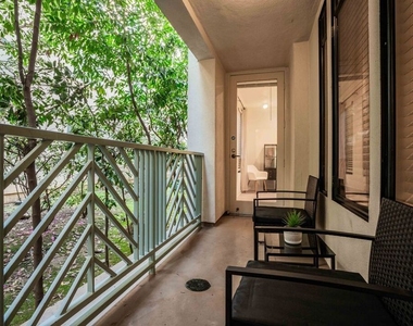 5625 Crescent Park - Photo Thumbnail 19