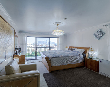 727 S Ardmore Avenue - Photo Thumbnail 8