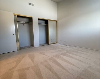 2809 Montrose Avenue - Photo Thumbnail 28