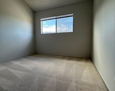 2809 Montrose Avenue - Photo Thumbnail 21
