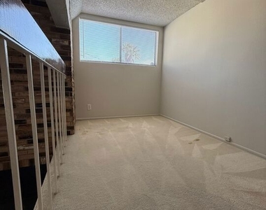 2809 Montrose Avenue - Photo Thumbnail 16