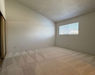 2809 Montrose Avenue - Photo Thumbnail 27