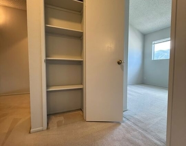2809 Montrose Avenue - Photo Thumbnail 20