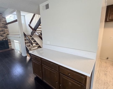 2809 Montrose Avenue - Photo Thumbnail 21