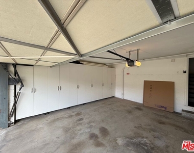 2809 Montrose Avenue - Photo Thumbnail 5