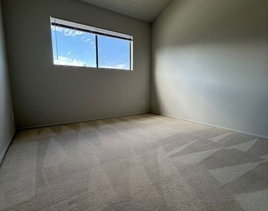 2809 Montrose Avenue - Photo Thumbnail 23