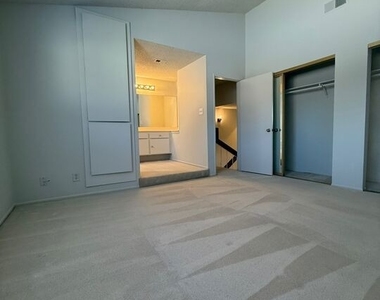 2809 Montrose Avenue - Photo Thumbnail 29