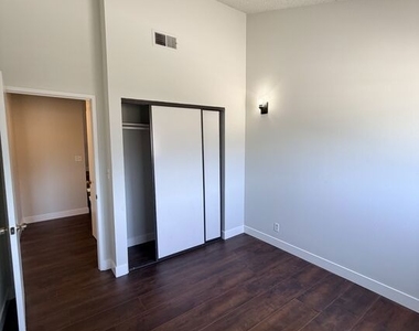 2809 Montrose Avenue - Photo Thumbnail 28