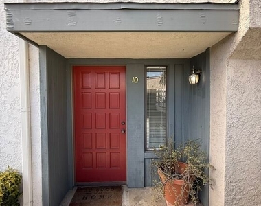 2809 Montrose Avenue - Photo Thumbnail 2