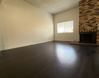 2809 Montrose Avenue - Photo Thumbnail 9