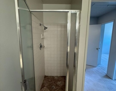 2809 Montrose Avenue - Photo Thumbnail 14
